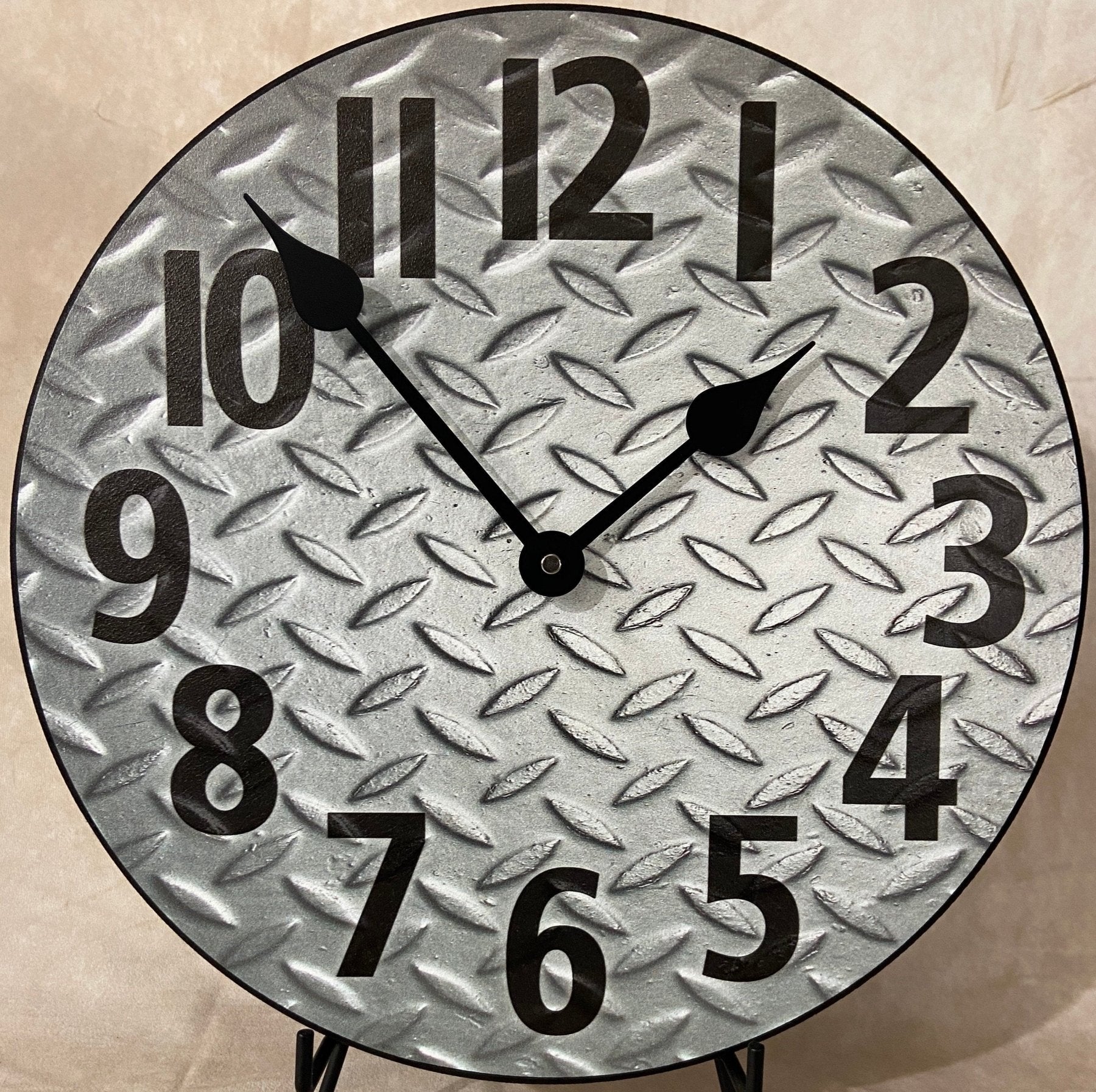 il_fullxfull.5193617031_dm2s.jpg "Diamond Plate" Wall Clock - Image 1