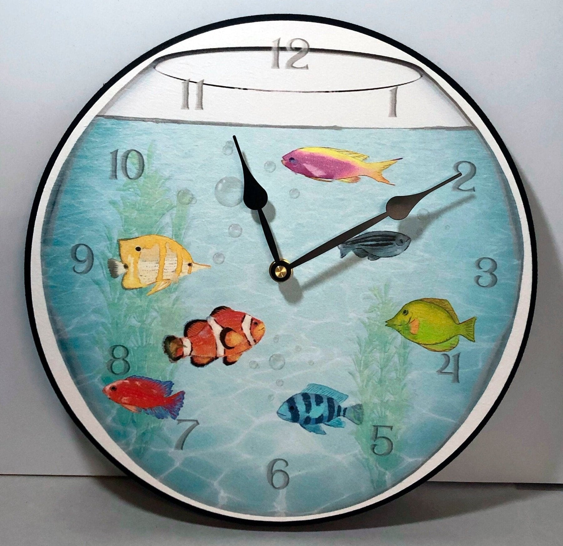 il_fullxfull.5835995320_b9dx.jpg Aquarium Clock - Image 1