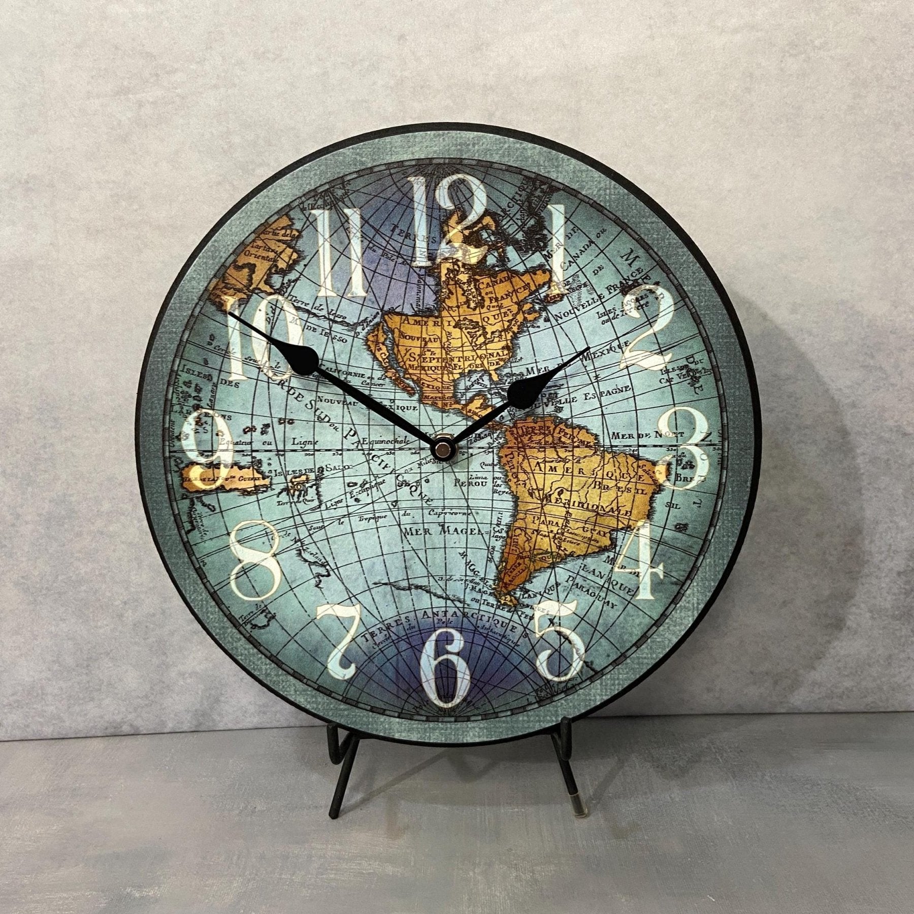 il_fullxfull.6361128490_3ynr.jpg Vincenzo Blue World Mapclock - Image 1